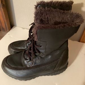 Sketchers ladies, shape ups, dark brown boots